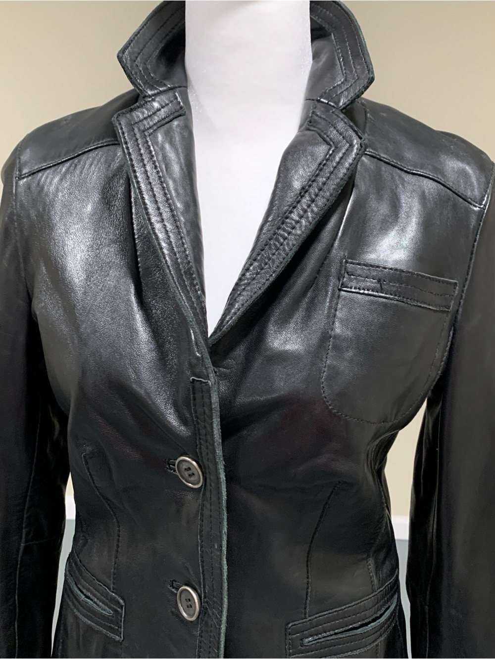 Women’s Black Leather Blazer Jacket - Sleek Tailored Fit